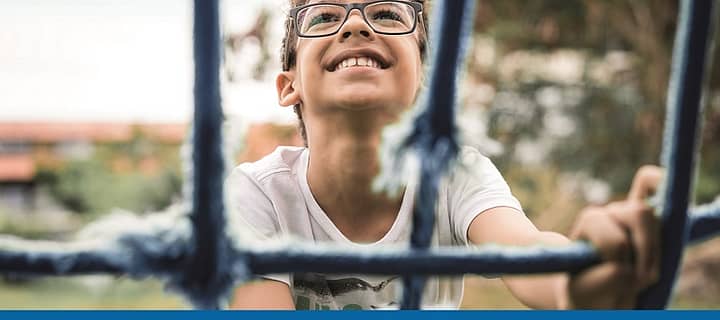 MiYOSMART: das Brillenglas für ein Myopie-Management Ihrer Kinder